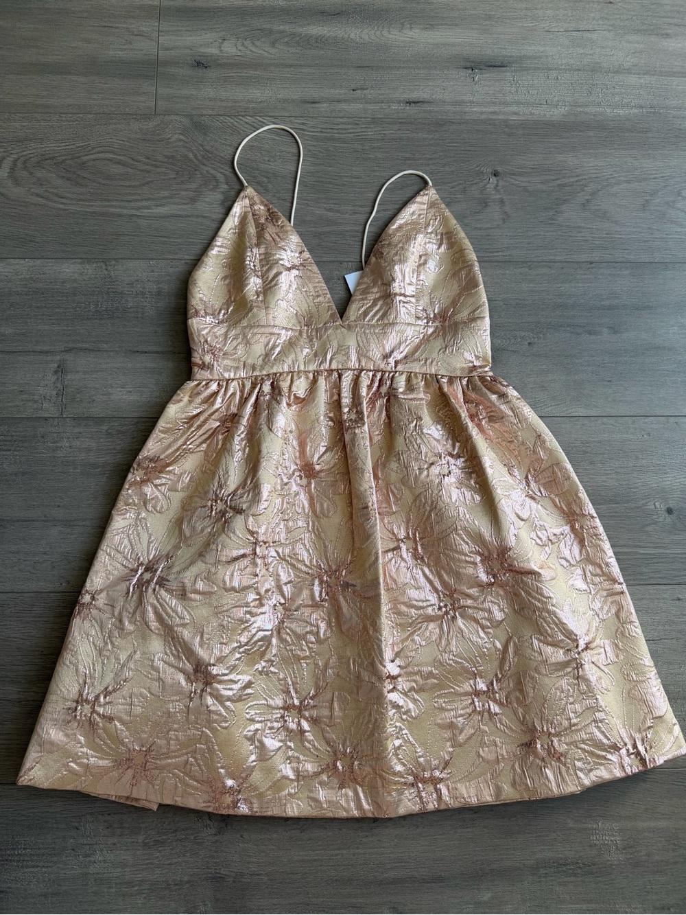 NWT Alice + Olivia Foley Metallic Jacquard Cocktail dress - rose gold - size 6